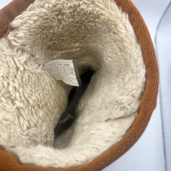 UGG Boots Women’s 8 Classic Short Tan Genuine Leather Sheepskin Lining SN 5825 - Picture 8 of 10